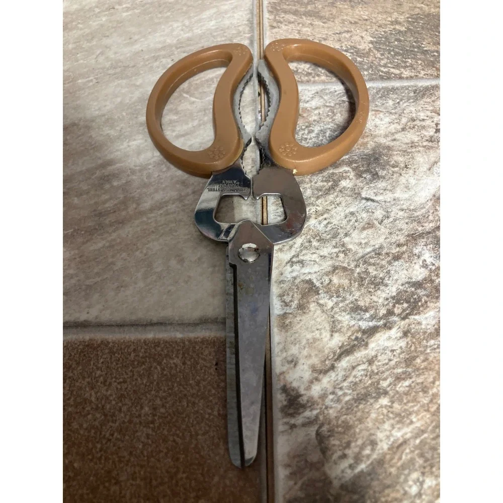 Vintage Travco Kitchen Shears Multi Tool Stainless Steel Taiwan Tan Floral 8.25